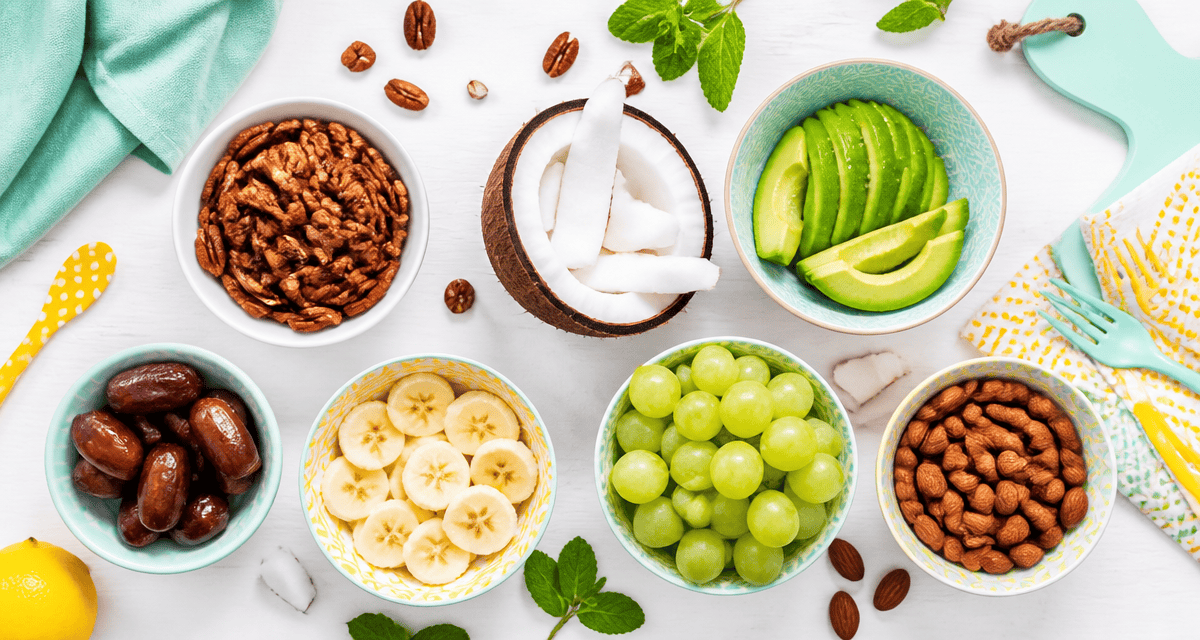 le fruit le plus calorique en photo noix avocat dattes