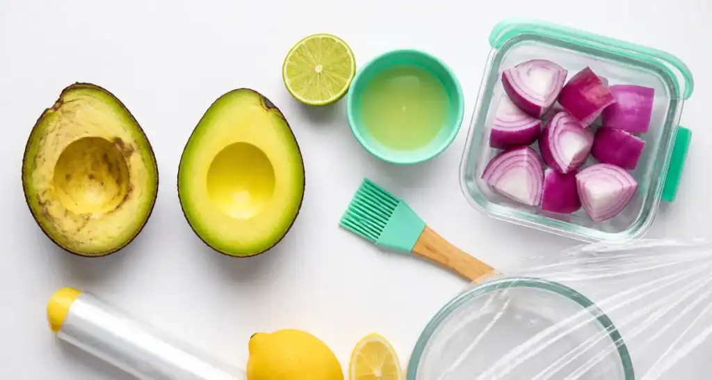Conserver avocat ouvert : moitié d’avocat fraîche et anti-brunissement au citron