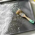 nettoyer plaque four avec bicarbonate sel savon noir